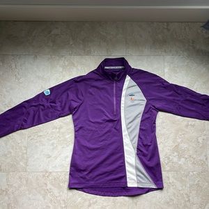 🍀Sale 4/$20 Official Vancouver 2010 Olympics Sunice athletic top, sz M